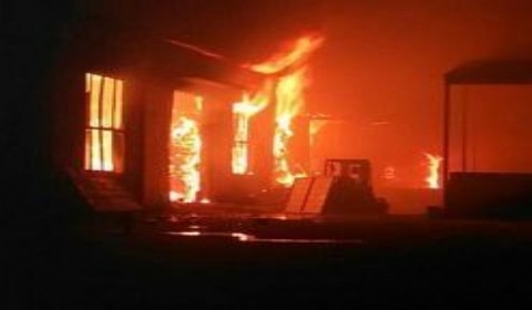 子放火烧厂致上千万损失 只因被扣500元工资