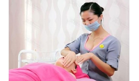 老翁被忽悠办卡花百万 家人怒而起诉美容院却