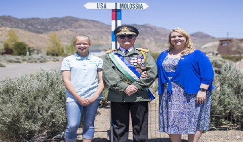 男子建私人国家:四周被美国国土包围堪称世界