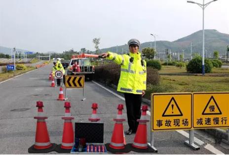 交通事故报警电话是多少?交通事故报警有时间限制吗?