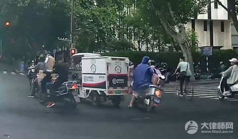 摩托车改装大灯合法吗?