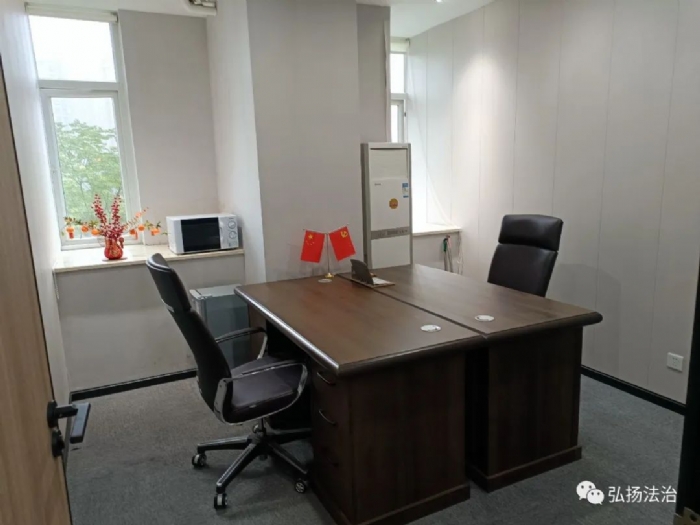 王翥-宜宾资深律师照片展示