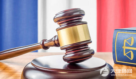 老人地铁没被让座骂人,构成寻衅滋事罪吗怎么处理?