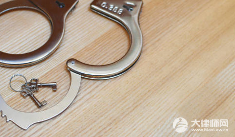 两男子盗窃446斤寺庙金灰被判刑,偷盗金灰是什么罪?