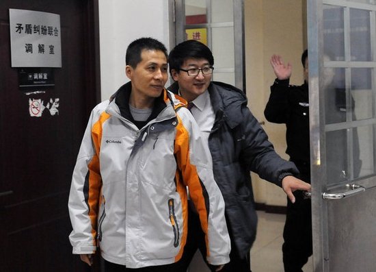 不雅视频爆料人遭重庆警方跨省约谈 想挖出线人