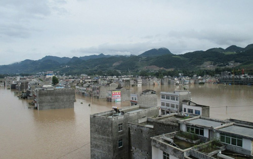8月31日夜间起,重庆云阳,奉节,巫溪等地普降大到暴雨,致多地受灾.