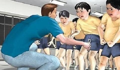 大连已婚中学男教师猥亵男学生被带走调查
