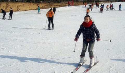 临沂10岁女孩殒命滑雪场