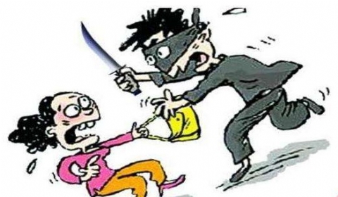 吸毒男伙同累犯抢劫前女友 殴打抢钱并胁迫写