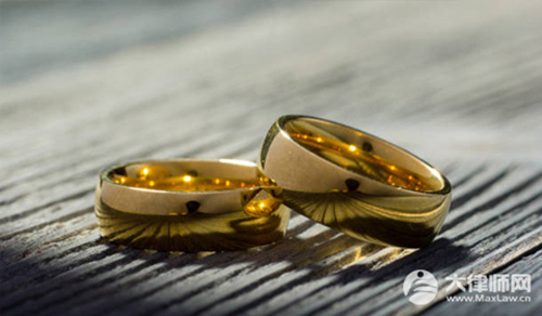 男女旅游同居犯法嗎?