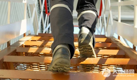 勞動者每日工作時間不得超過多少?