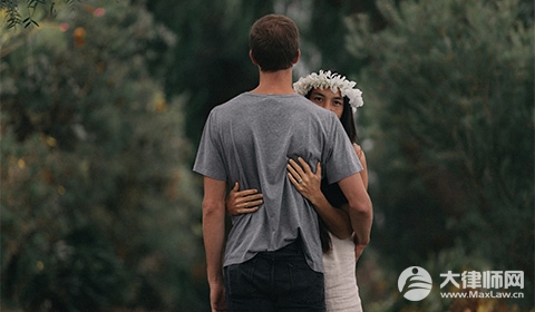 當街打小三要負法律責任嗎?