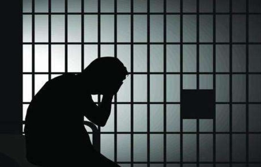 高校校医性骚扰女大学生被刑拘 涉嫌强制猥亵罪会如何量刑?
