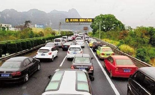 占用应急车道怎么处罚？占用应急车道的危害有哪些？