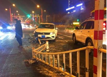公交救护车相撞坠桥 交通事故处理流程是怎样的?