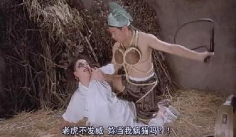 大连男女多个景点拍摄不雅照  网友直呼辣眼睛！