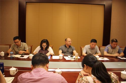 市司法局副局长王亚强出席会议.