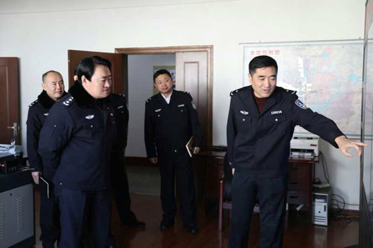 刘国秀副市长看望慰问节日期间值班民警