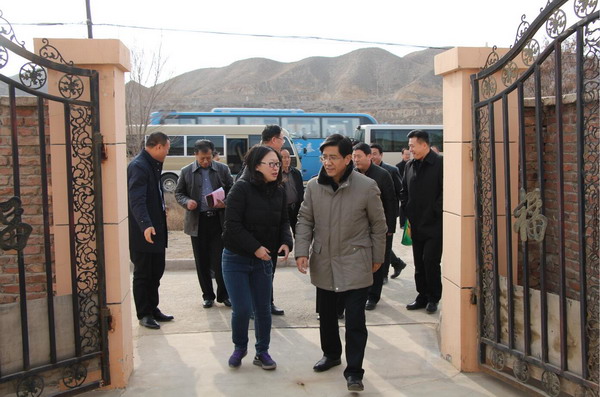 市委组织部部长李生发一行在白银区看望慰问老党员和困难群众 甘肃