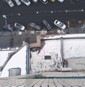 5岁女孩模仿动画片撑伞从11楼跳下