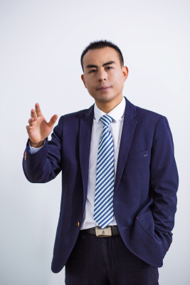 石云生-大理继承诉讼律师照片展示