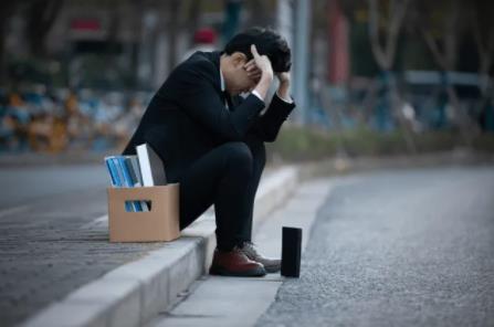 2022年请假过多被辞退合法吗?员工经常请假辞退后要赔偿吗?