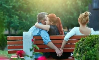 抓出轨可以报警吗?抓出轨要怎么取证?