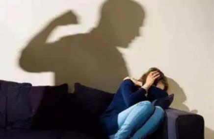 2022年家暴离婚能否要赔偿?家暴离婚男方不同意怎么办?