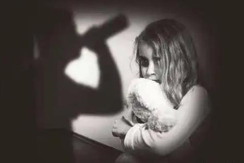 被爸爸打了可以报警吗?家长家暴儿童怎么处理?