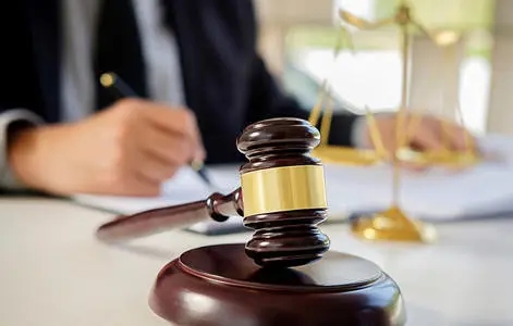 什么是刑事控告书?刑事案件被告拒绝开庭怎么办?