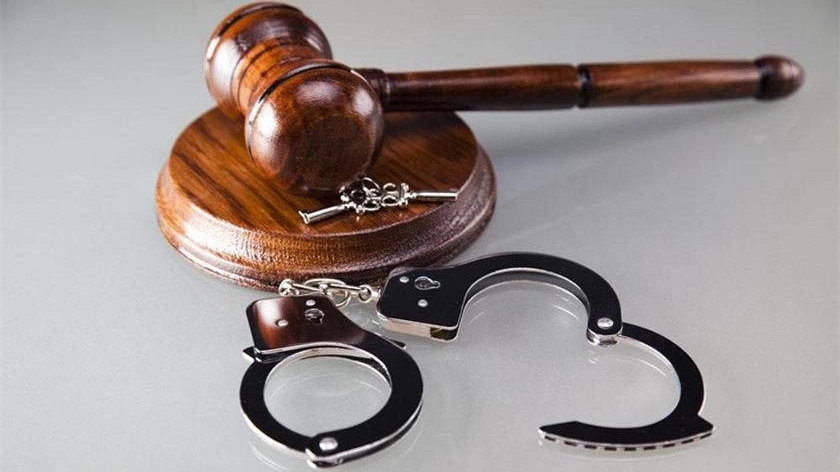 被判有期徒刑发现新罪怎么办?被判有期徒刑还有政治权利吗?