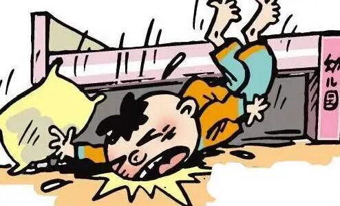 孩子在学校骨折了学校怎么赔偿?孩子在学校骨折了怎么走保险?