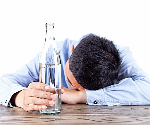 男方酗酒可以离婚吗?