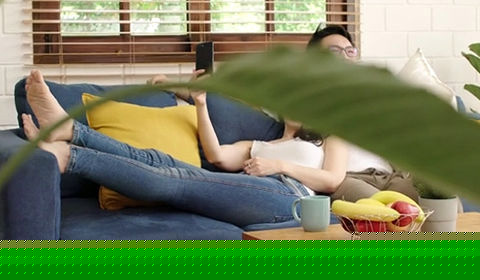 老婆出轨可以告那个男的吗?