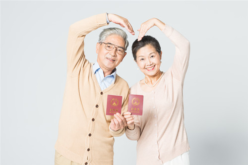 再婚的户口本上会显示二婚吗?