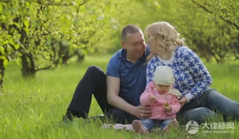 只有夫妻才能领养孩子吗?