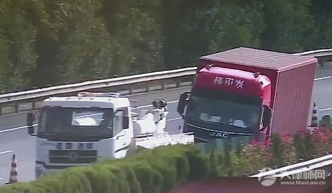 后车追尾前车逃逸怎么办?