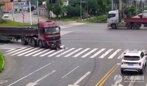 左转红灯直行绿灯从左转车道直行算闯红灯吗?