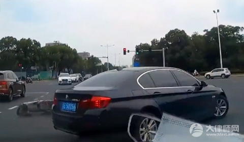 交通事故中无证驾驶要负哪些责任?