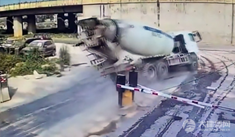 交通事故漏油保险理赔吗?