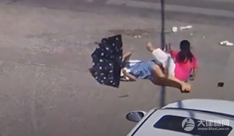 交通事故赔偿的归责原则是什么?