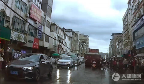 交通事故顶包是否算是肇事逃逸?