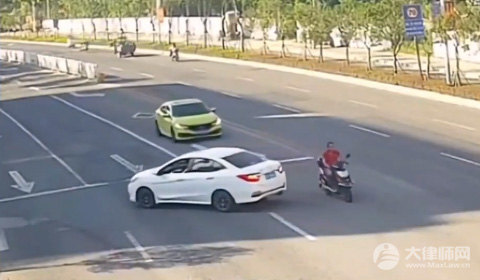 出租车牌是否违法?