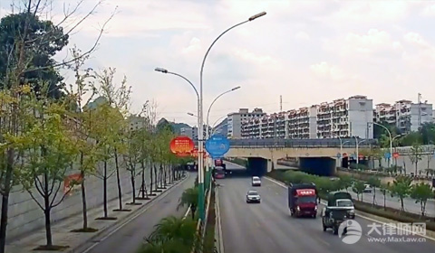 对于交通肇事逃逸的行为，法律是如何规定的?