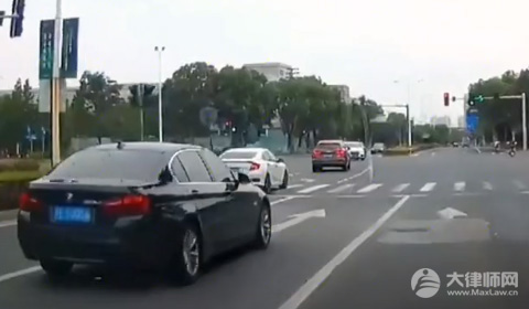 驾驶证跟行驶证有什么区别?