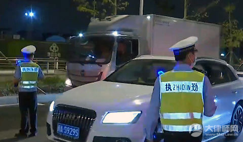 法院一般怎样强制收车?