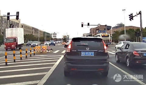 12分扣完了开车算无证驾驶吗?