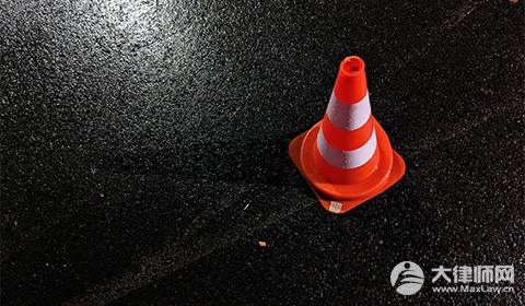 肇事者不报警是全责吗?