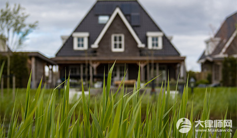 侵占农田的行为是否违法?