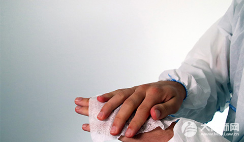 醉酒摔伤社保可以报销吗?